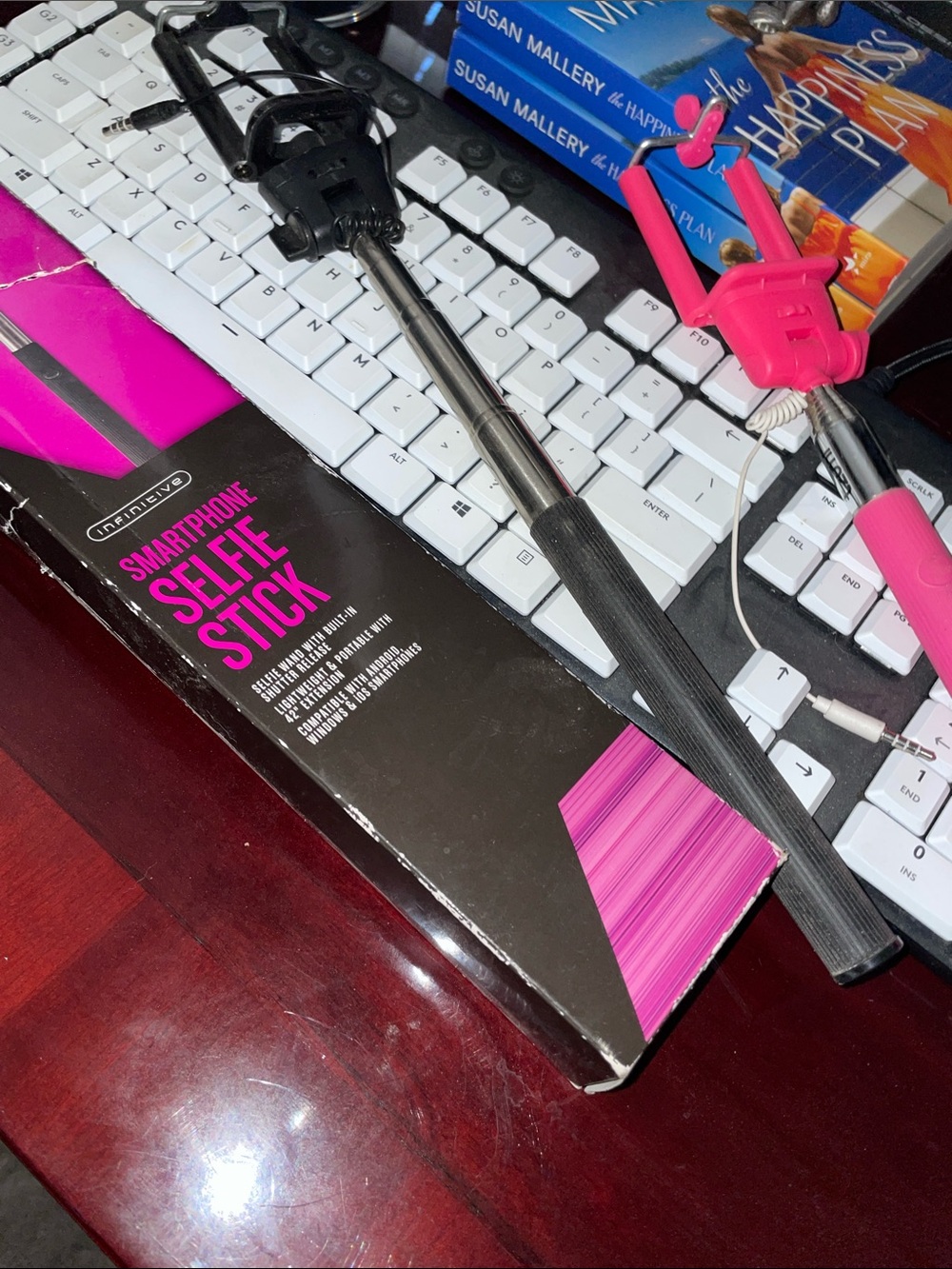 Smartphone Selfie Stick - Pink or Black